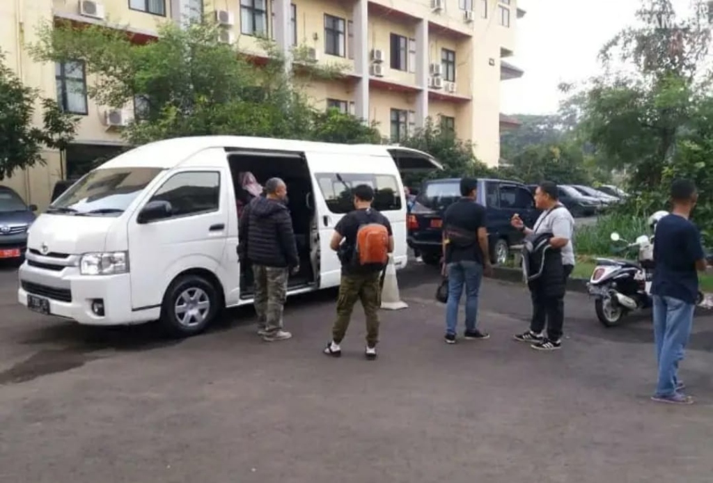Layanan Toyota Hiace Anindita Travel